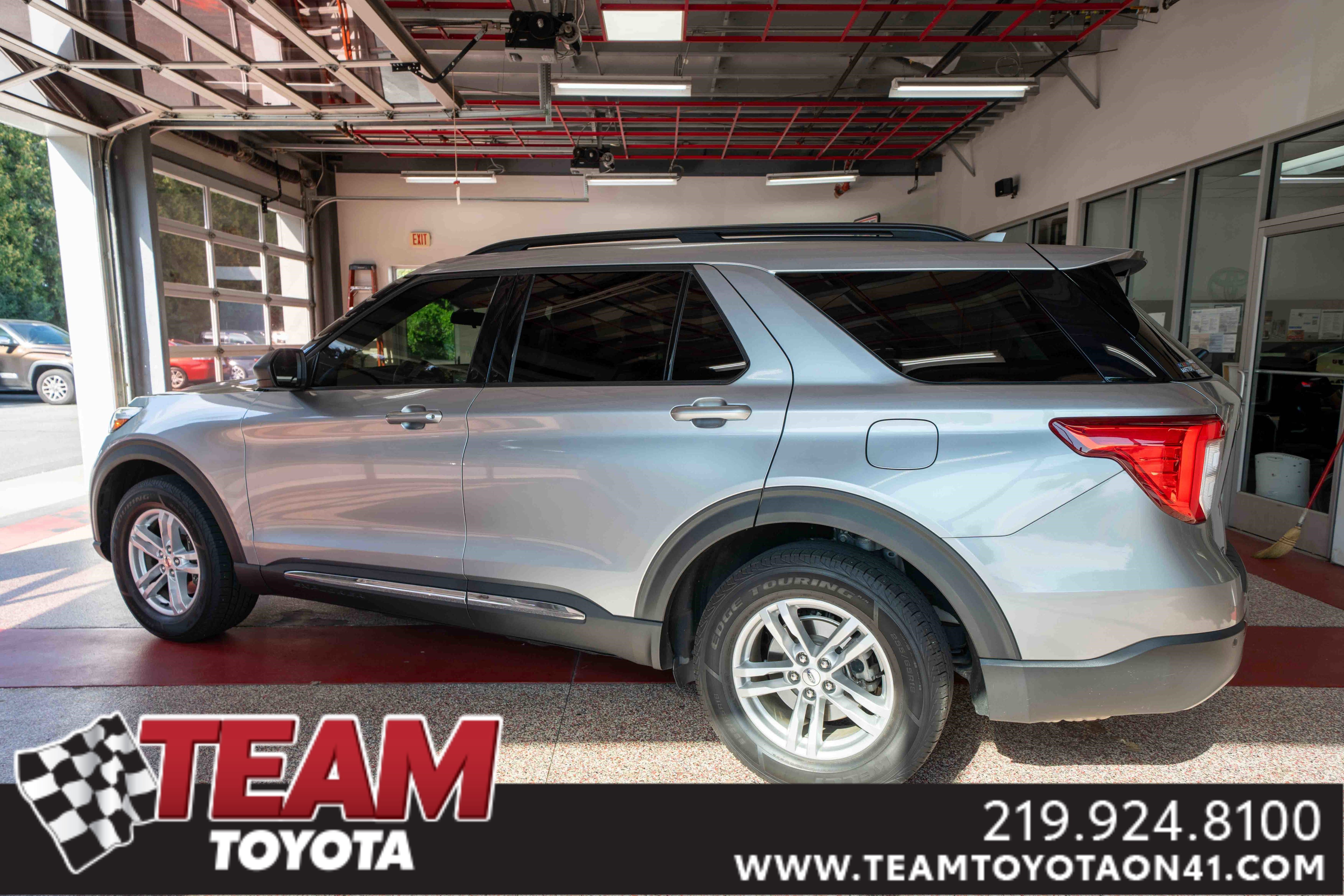 Used 2020 Ford Explorer XLT w/ Equipment Group 202A image 2