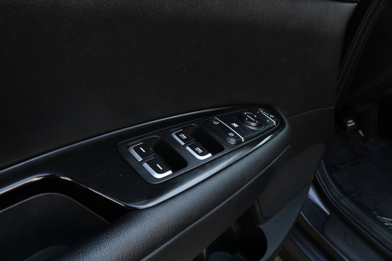 Used 2018 Kia Optima SX FWD image 19