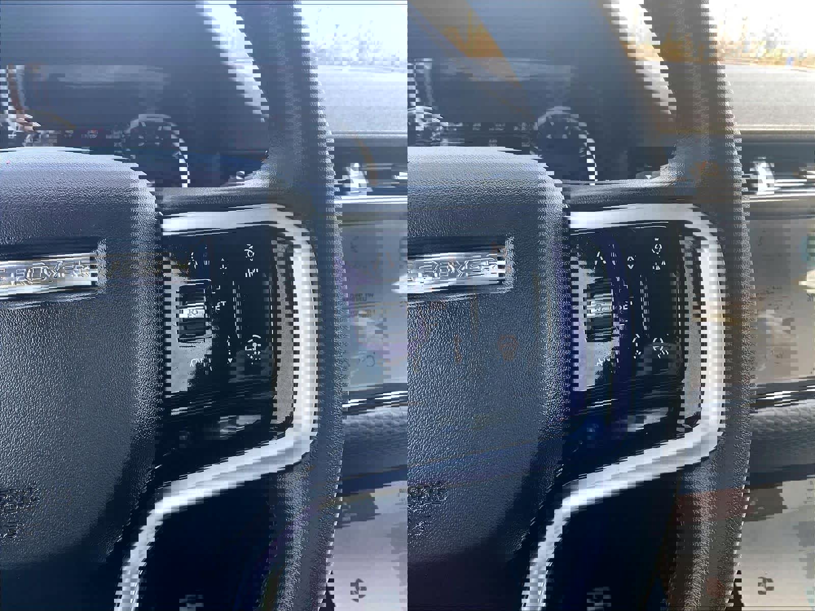 Used 2023 Land Rover Range Rover Evoque R-Dynamic S image 24