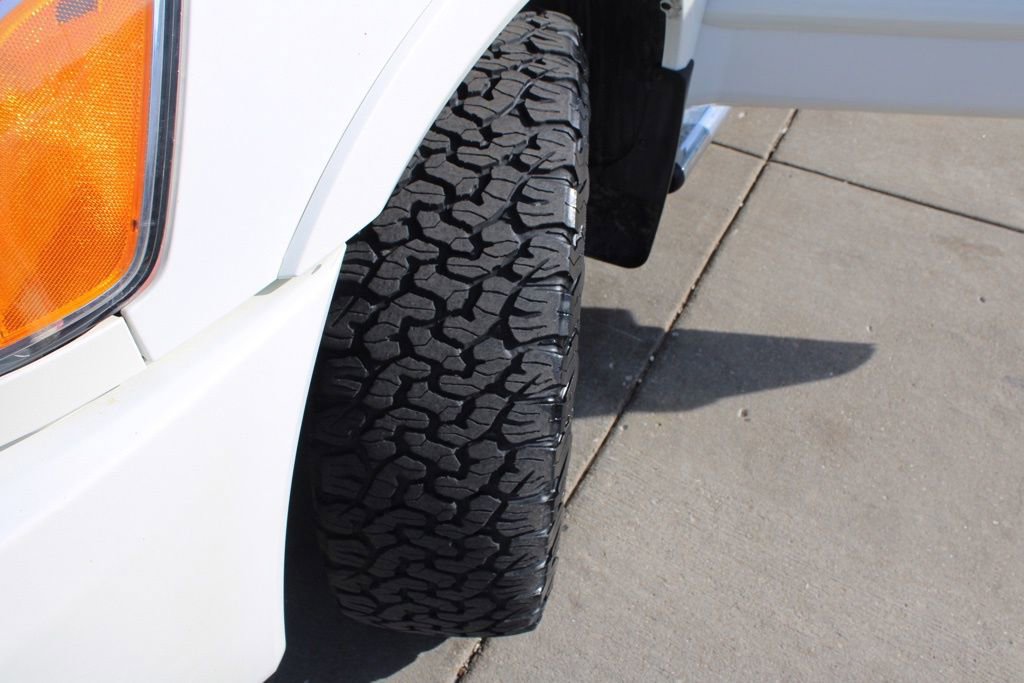 Used 2013 Nissan Titan SL w/ Moonroof Pkg image 13