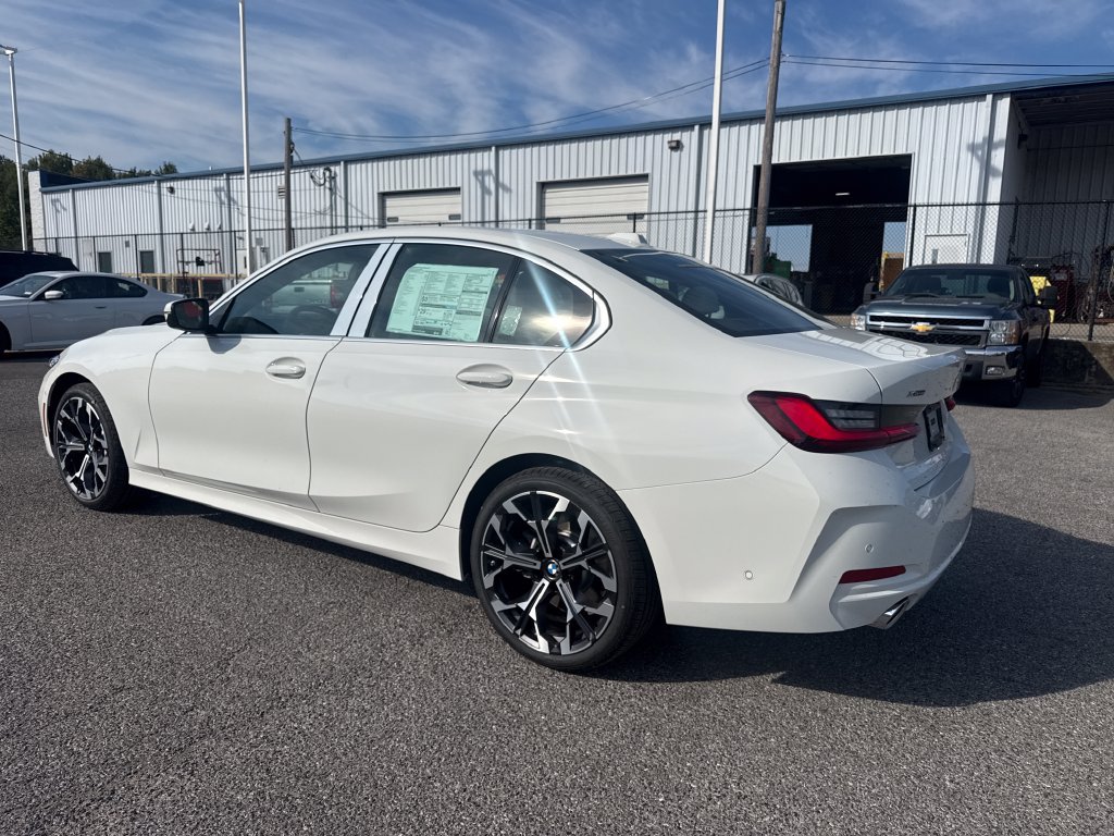 Used 2026 BMW 330i xDrive Sedan w/ Premium Package AWD/4WD image 3