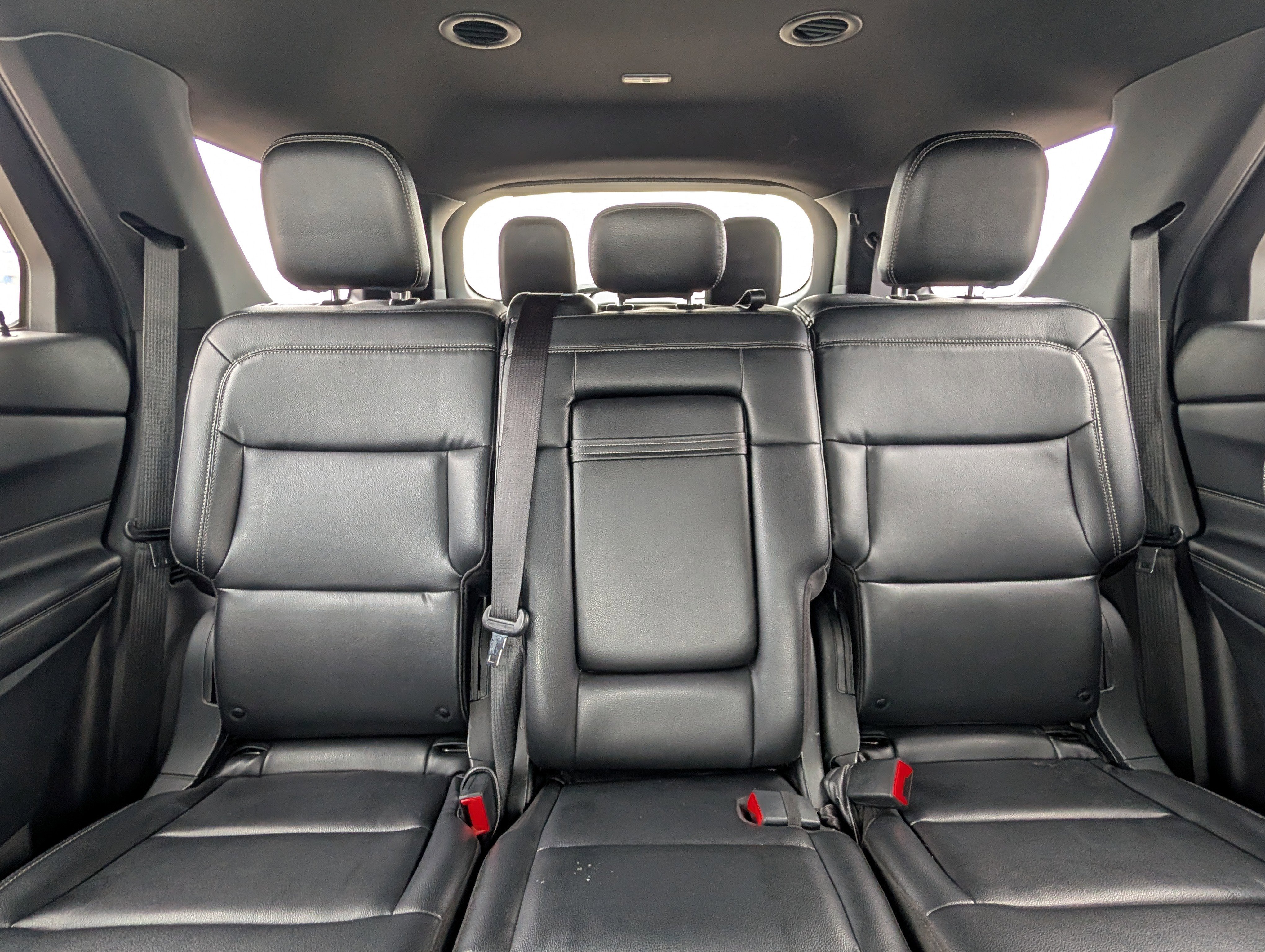 Used 2020 Ford Explorer XLT w/ Equipment Group 202A image 23