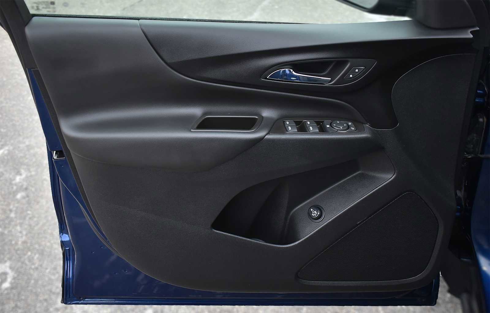 Used 2023 Chevrolet Equinox LT image 24