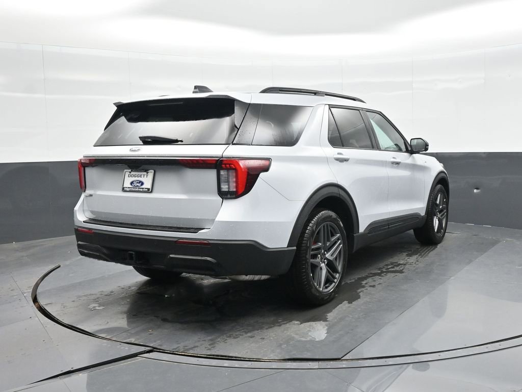 New 2026 Ford Explorer ST-Line w/ ST-Line Street Pack image 7