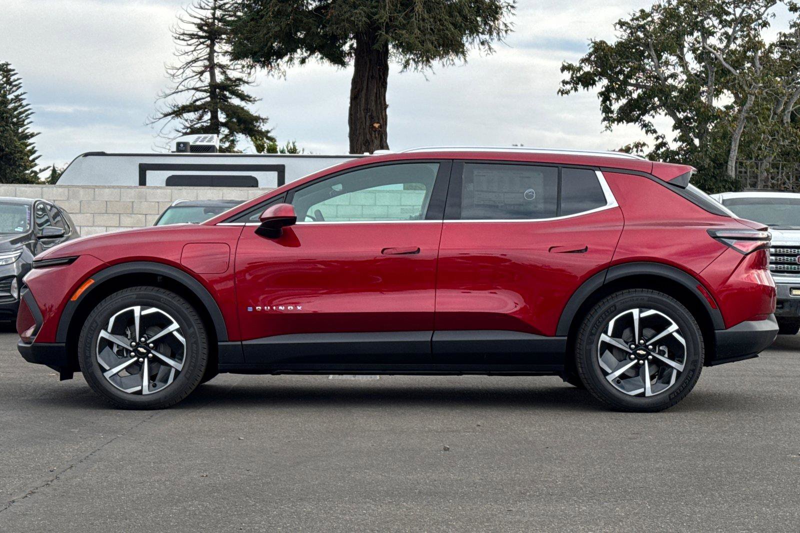 Used 2026 Chevrolet Equinox EV LT image 9