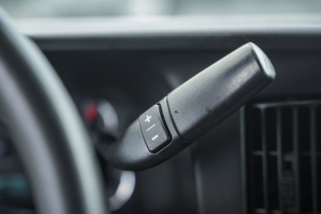 Used 2018 Chevrolet Express 2500 RWD image 22