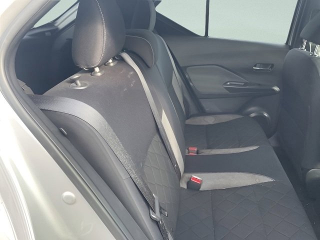 Used 2018 Nissan Kicks SV image 15