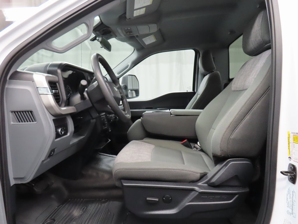 Used 2024 Ford F350 XLT image 9