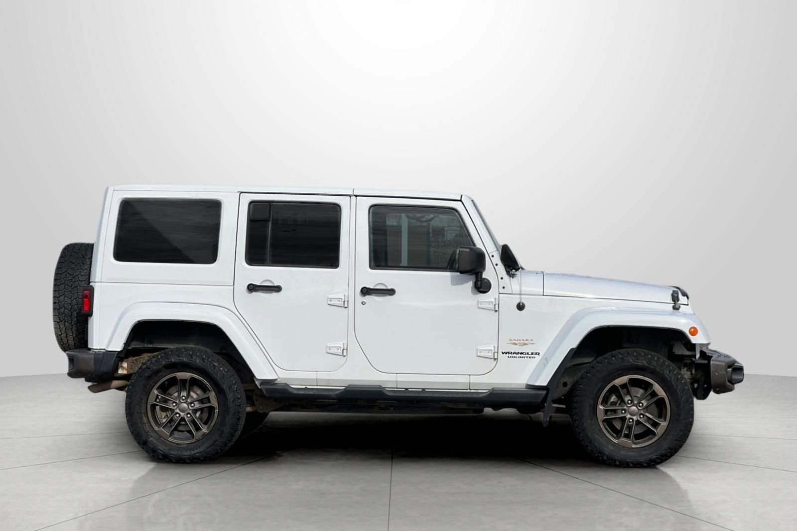 Used 2013 Jeep Wrangler Unlimited Sahara w/ Connectivity Group image 3