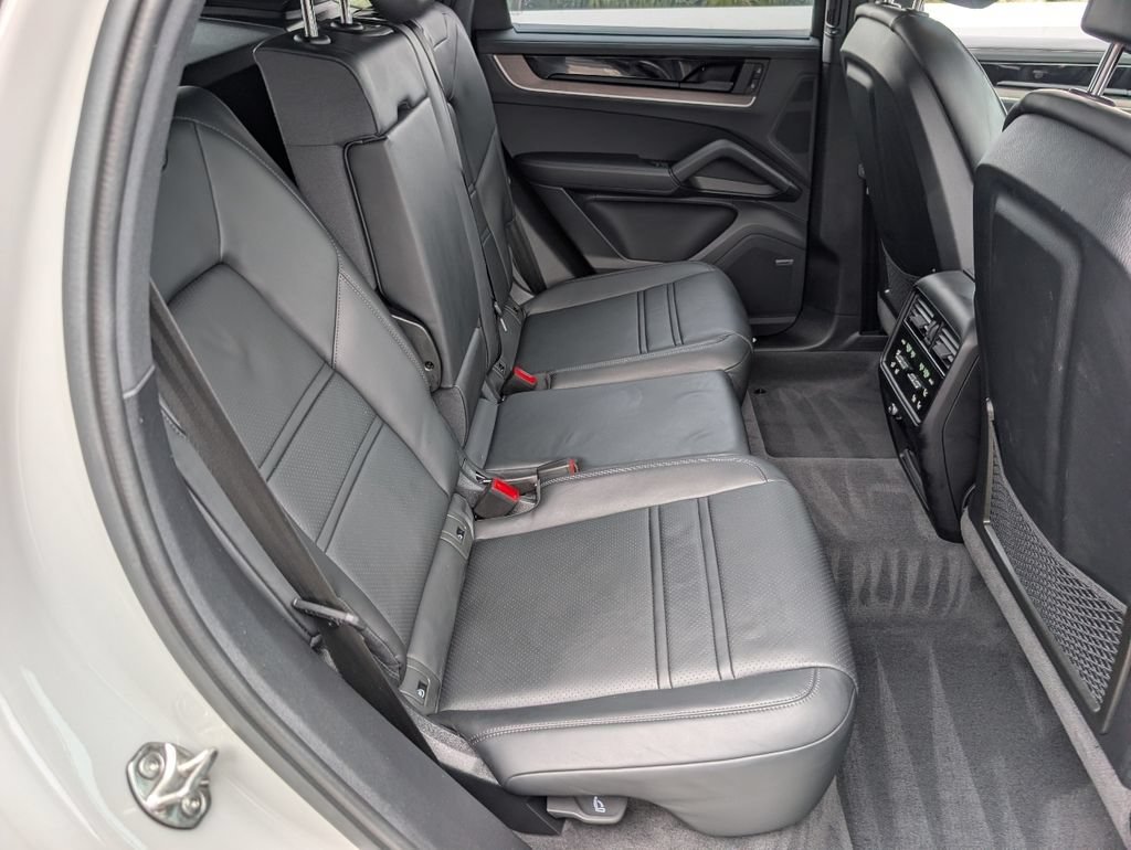 Certified 2026 Porsche Cayenne S AWD/4WD image 7