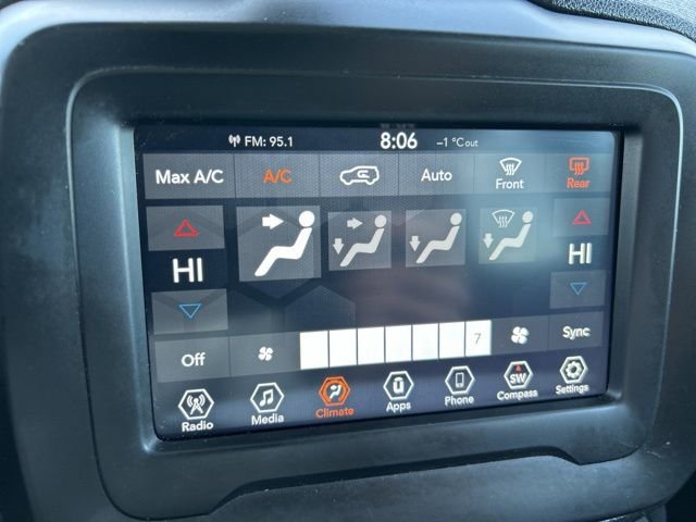 Used 2018 Jeep Renegade Altitude image 23