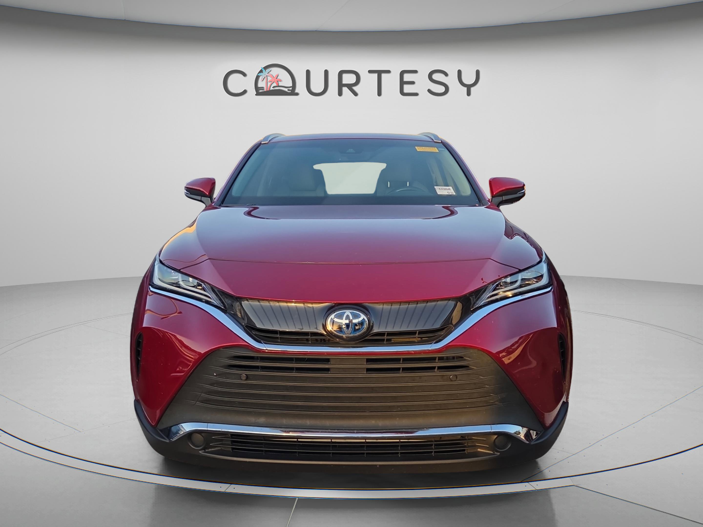 Certified 2022 Toyota Venza XLE AWD/4WD image 4