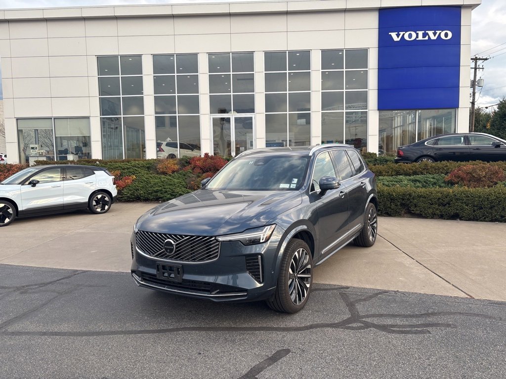 Certified 2025 Volvo XC90 B6 Plus image 46