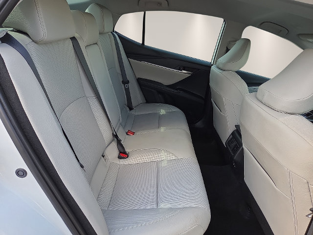 Used 2025 Toyota Camry XLE FWD image 15