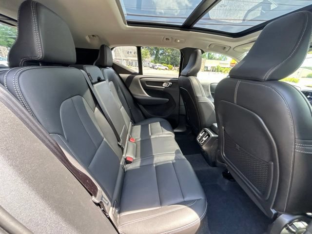 Certified 2025 Volvo XC40 B5 Core AWD/4WD image 13