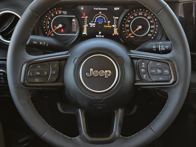 Used 2025 Jeep Gladiator Sport AWD/4WD image 14