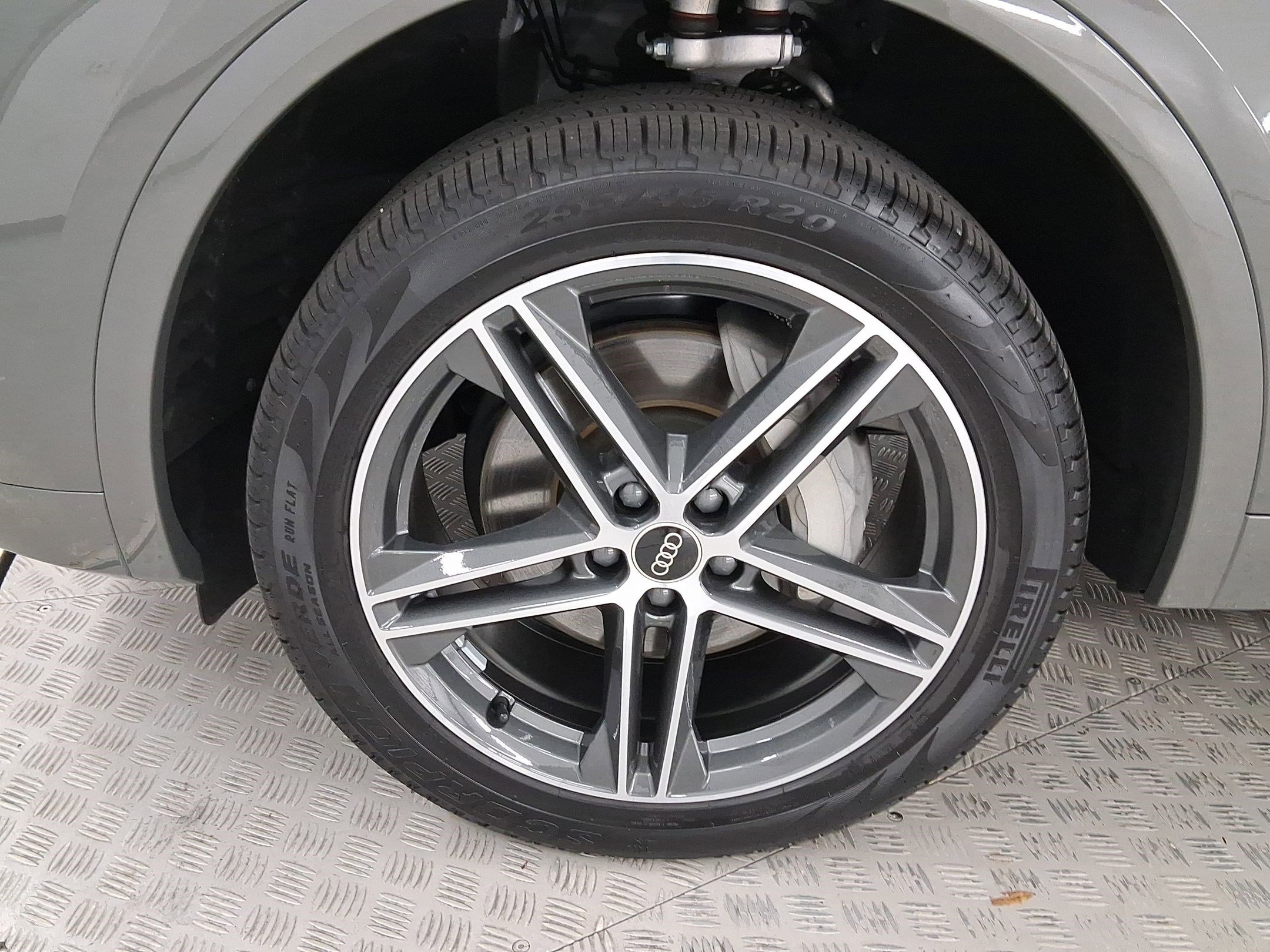 Used 2025 Audi Q5 e Premium image 11