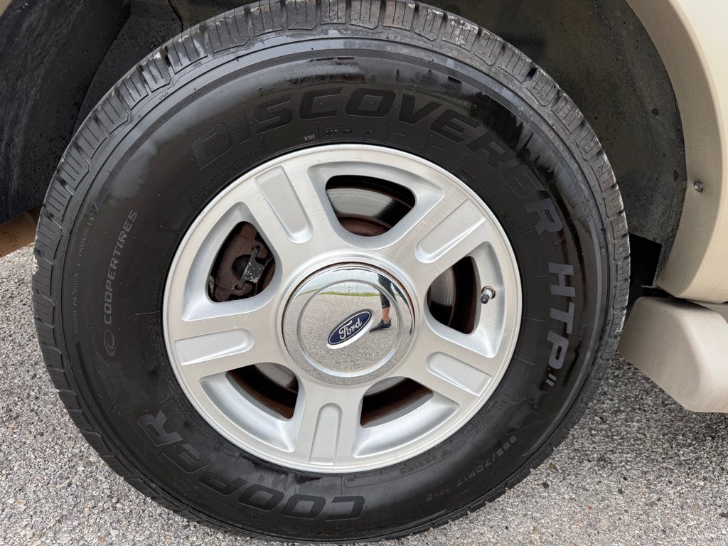 Used 2005 Ford Expedition Eddie Bauer RWD image 21