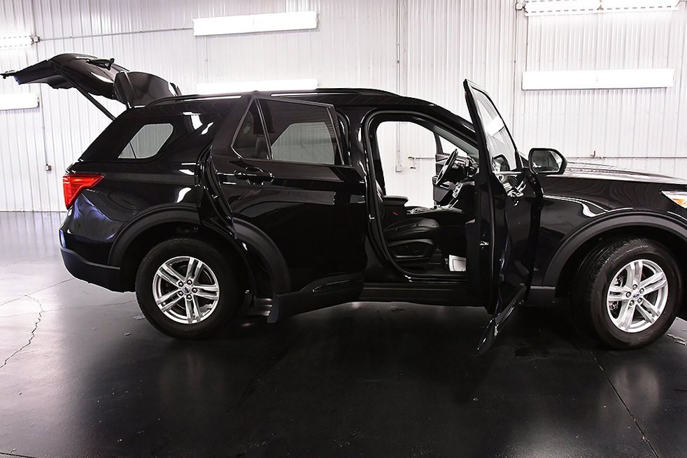 Used 2022 Ford Explorer XLT w/ Equipment Group 202A image 34