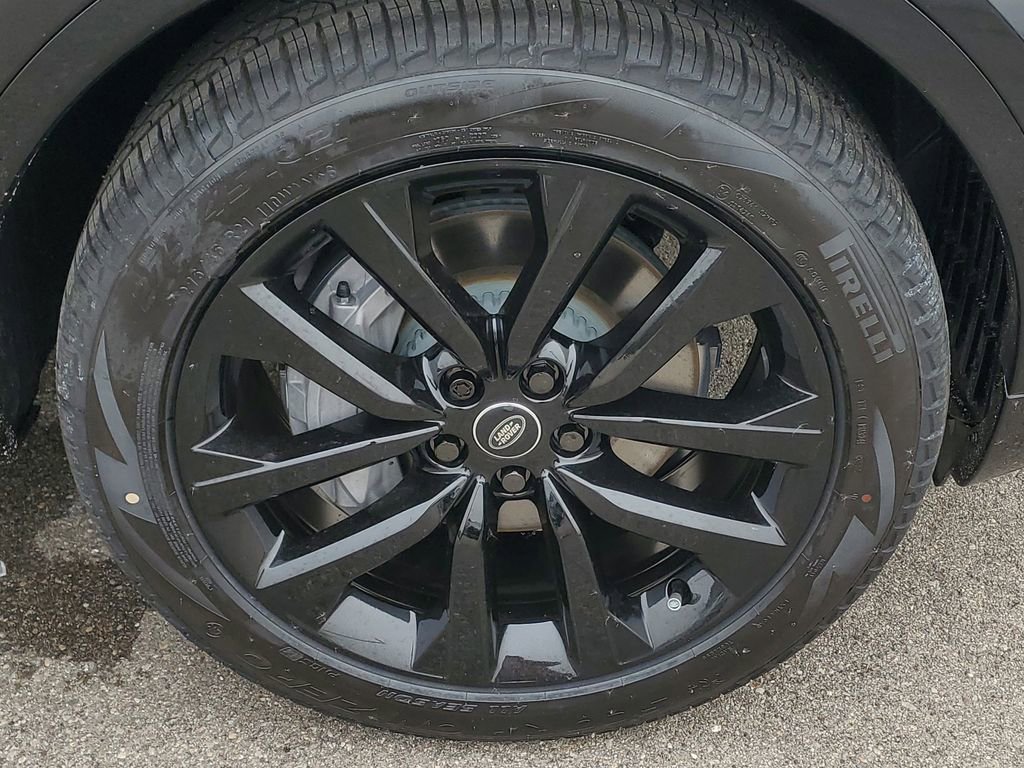 New 2026 Land Rover Discovery Dynamic SE image 5