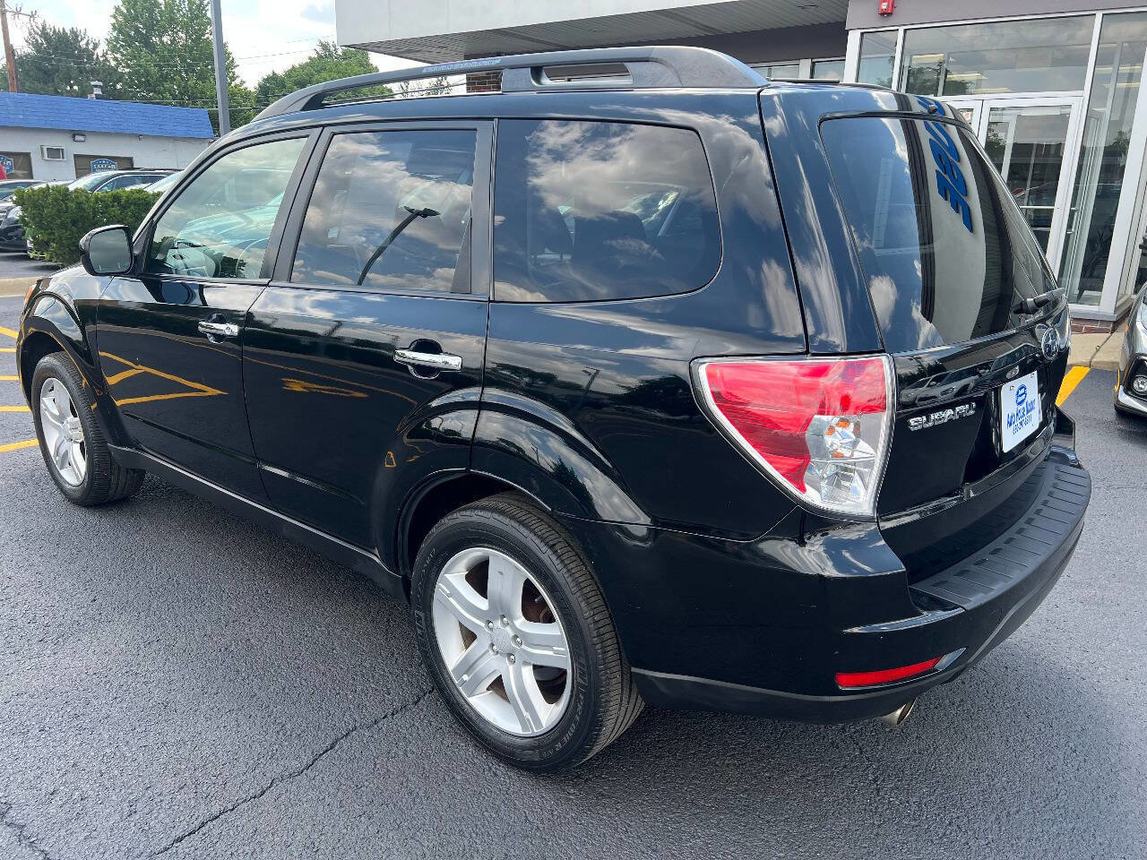 Used 2009 Subaru Forester 2.5X Limited AWD/4WD image 12