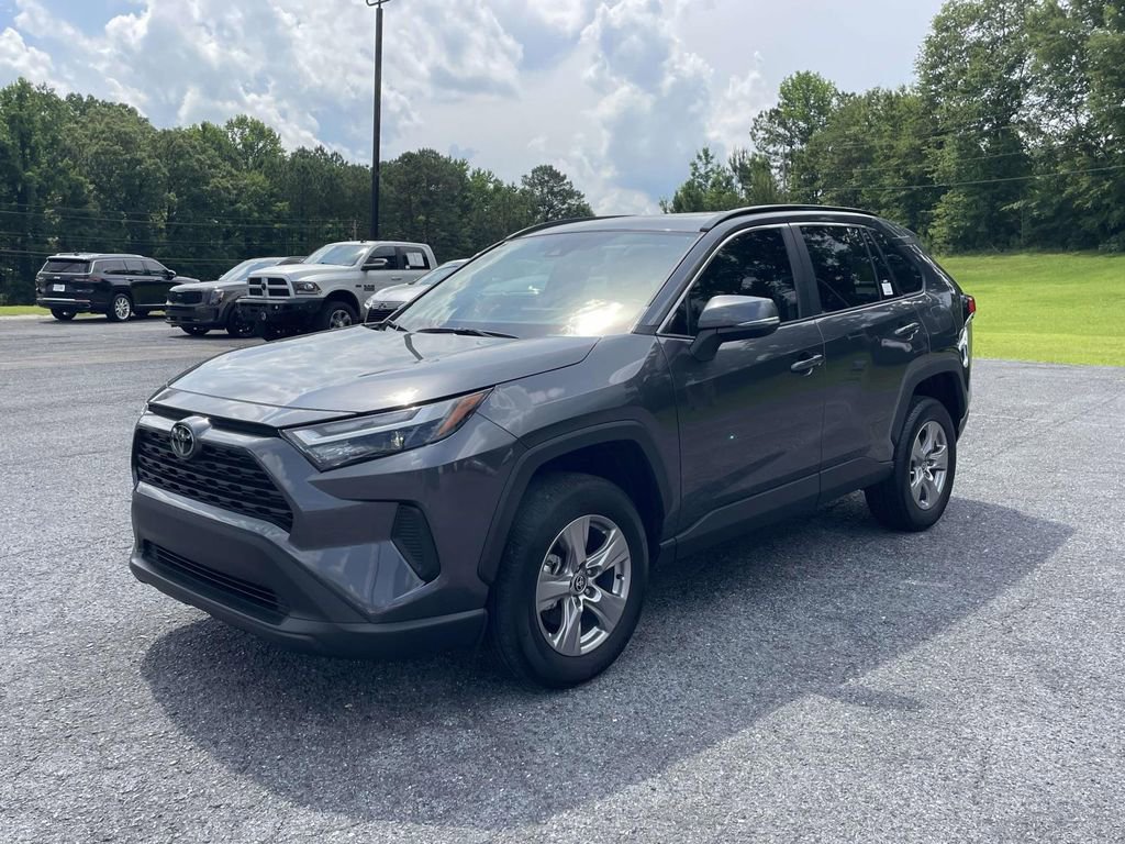 Used 2025 Toyota RAV4 XLE w/ Convenience Package FWD image 5