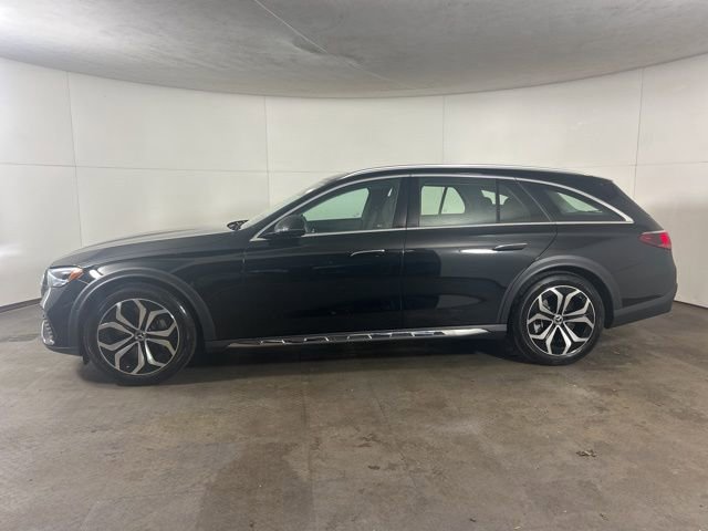 Used 2024 Mercedes-Benz E 450 4MATIC All-Terrain Wagon image 4