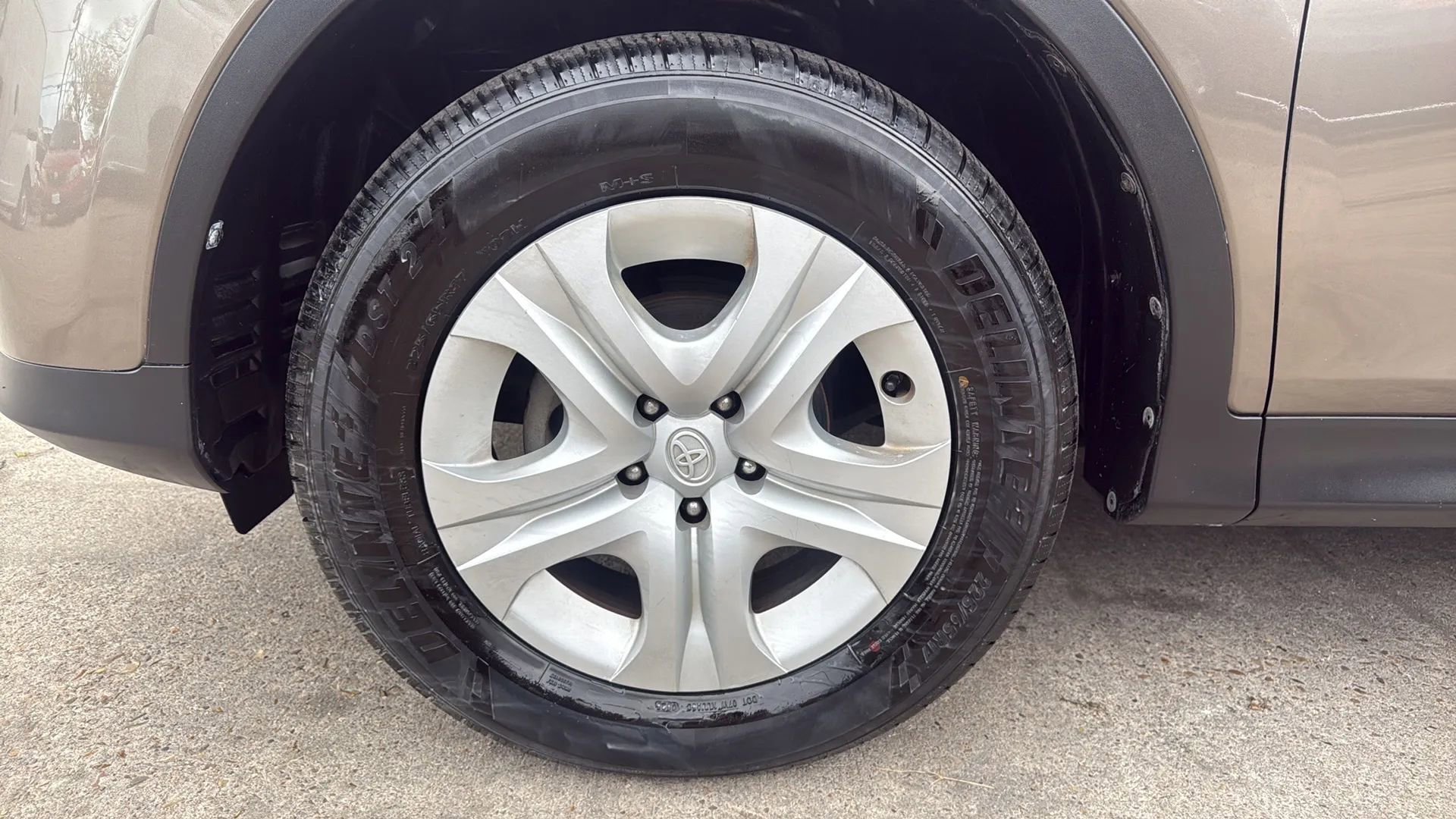 Used 2013 Toyota RAV4 LE image 23