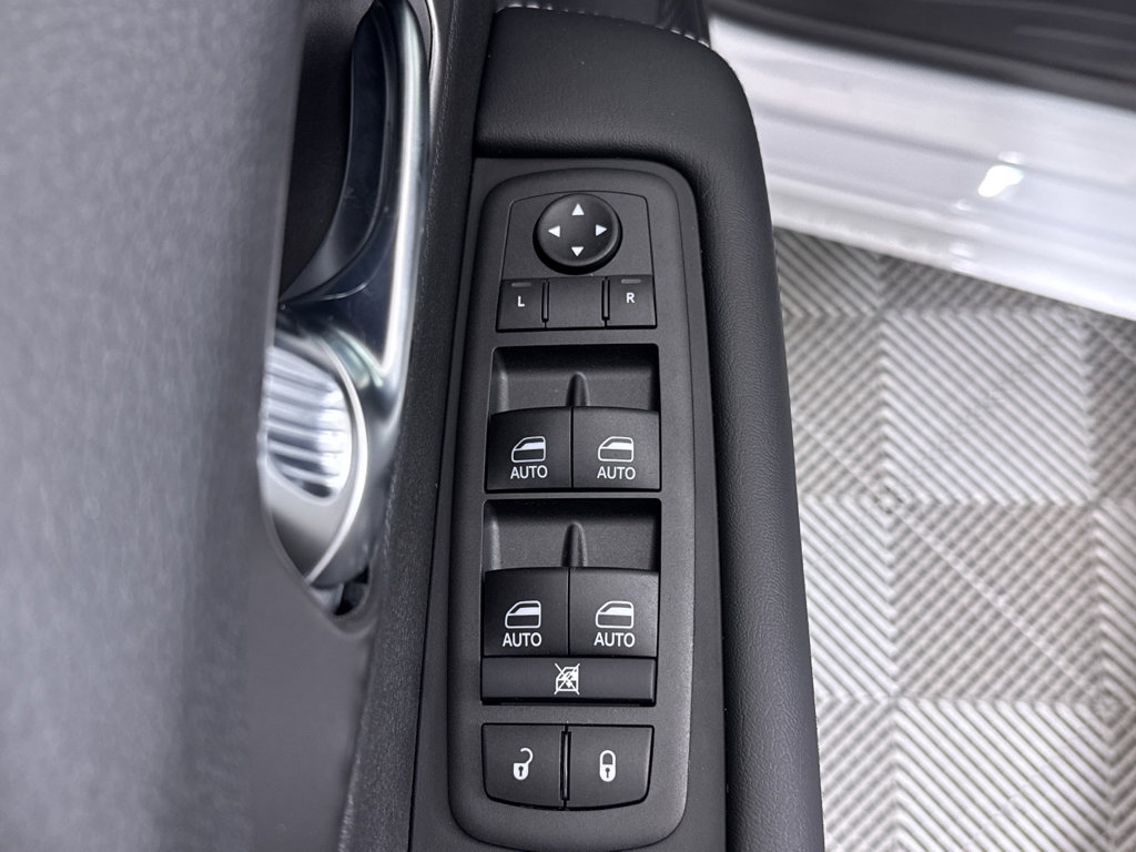 New 2026 Chrysler Pacifica Select image 27