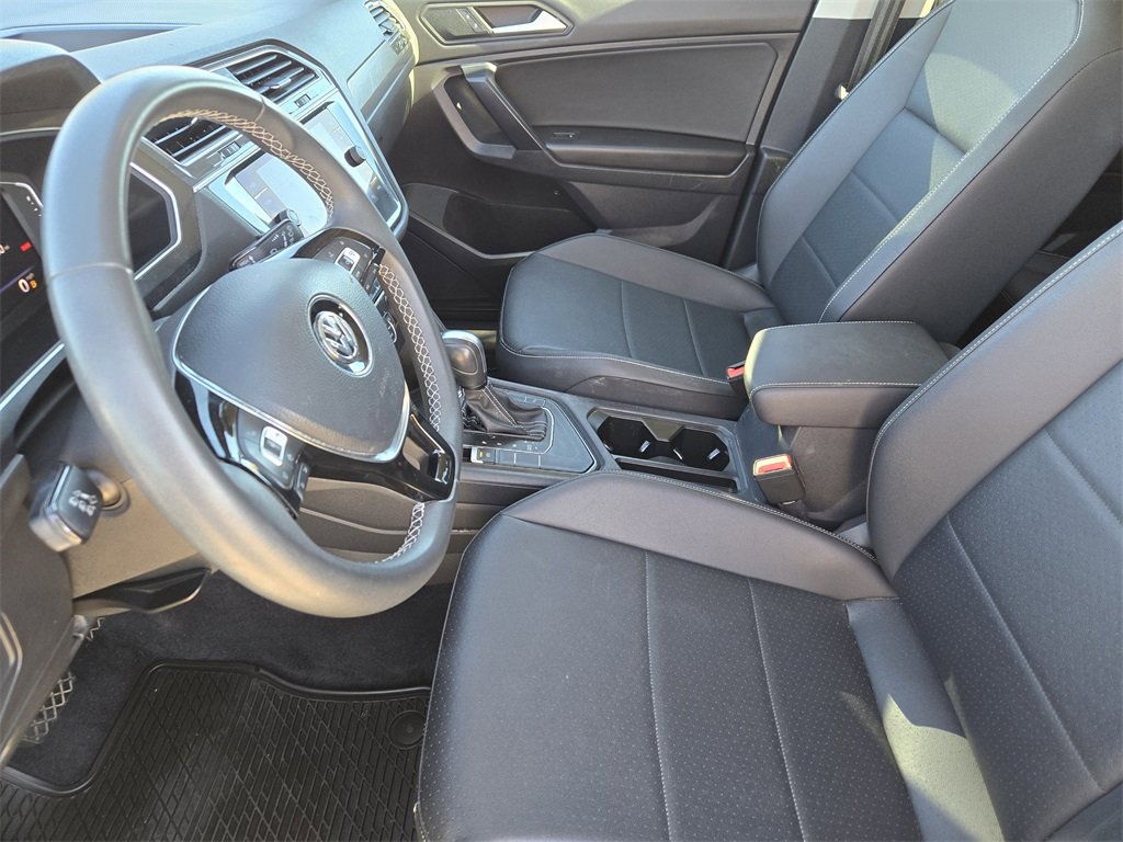 Used 2021 Volkswagen Tiguan SEL w/ 3-Row Tiguan MDO Package image 14