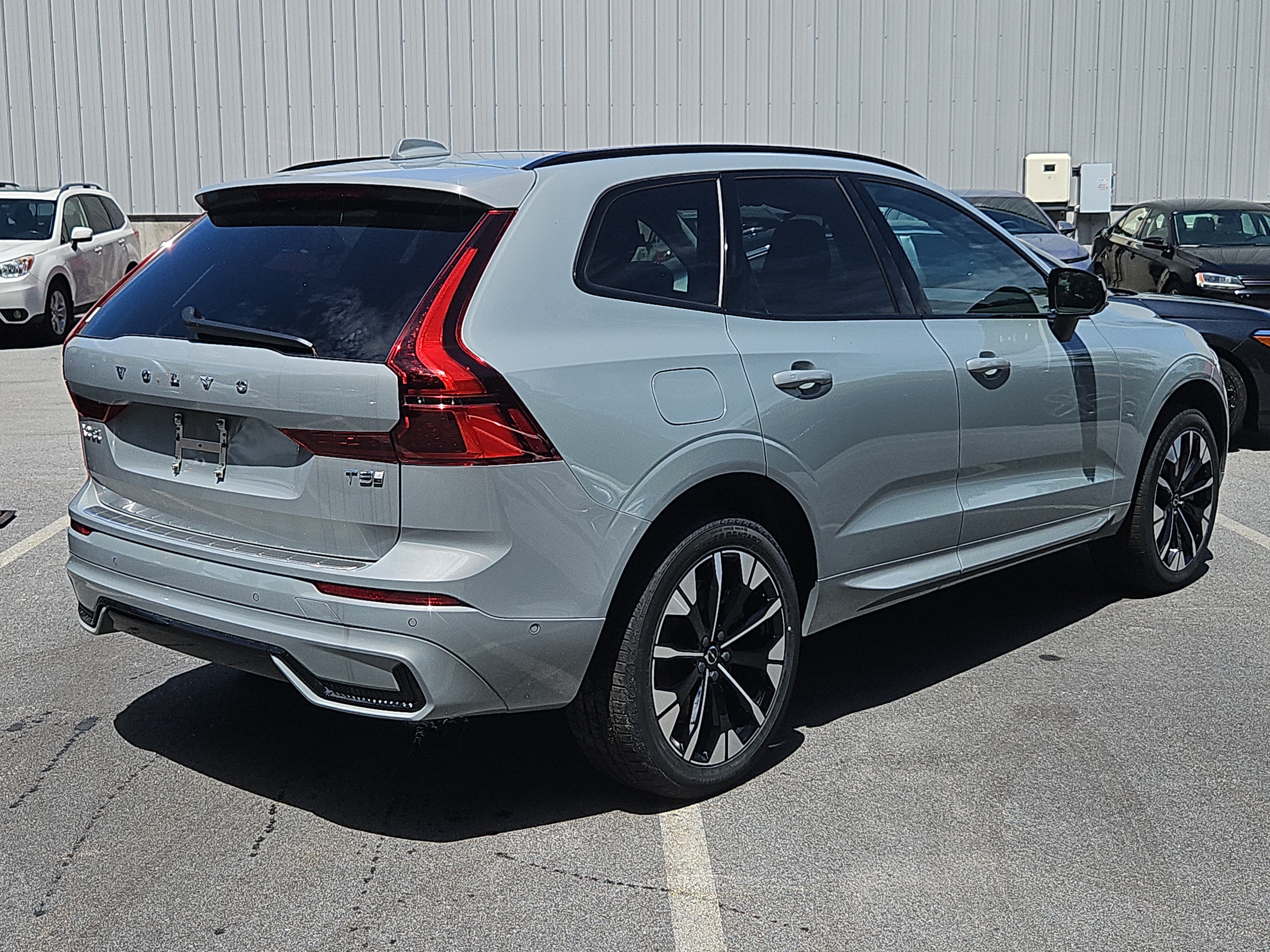 New 2026 Volvo XC60 T8 Plus w/ Protection Package Premier AWD/4WD image 2