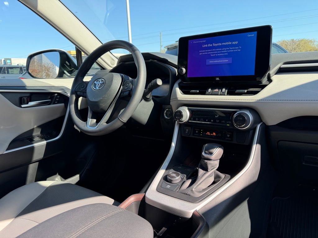 Used 2024 Toyota RAV4 Limited image 28