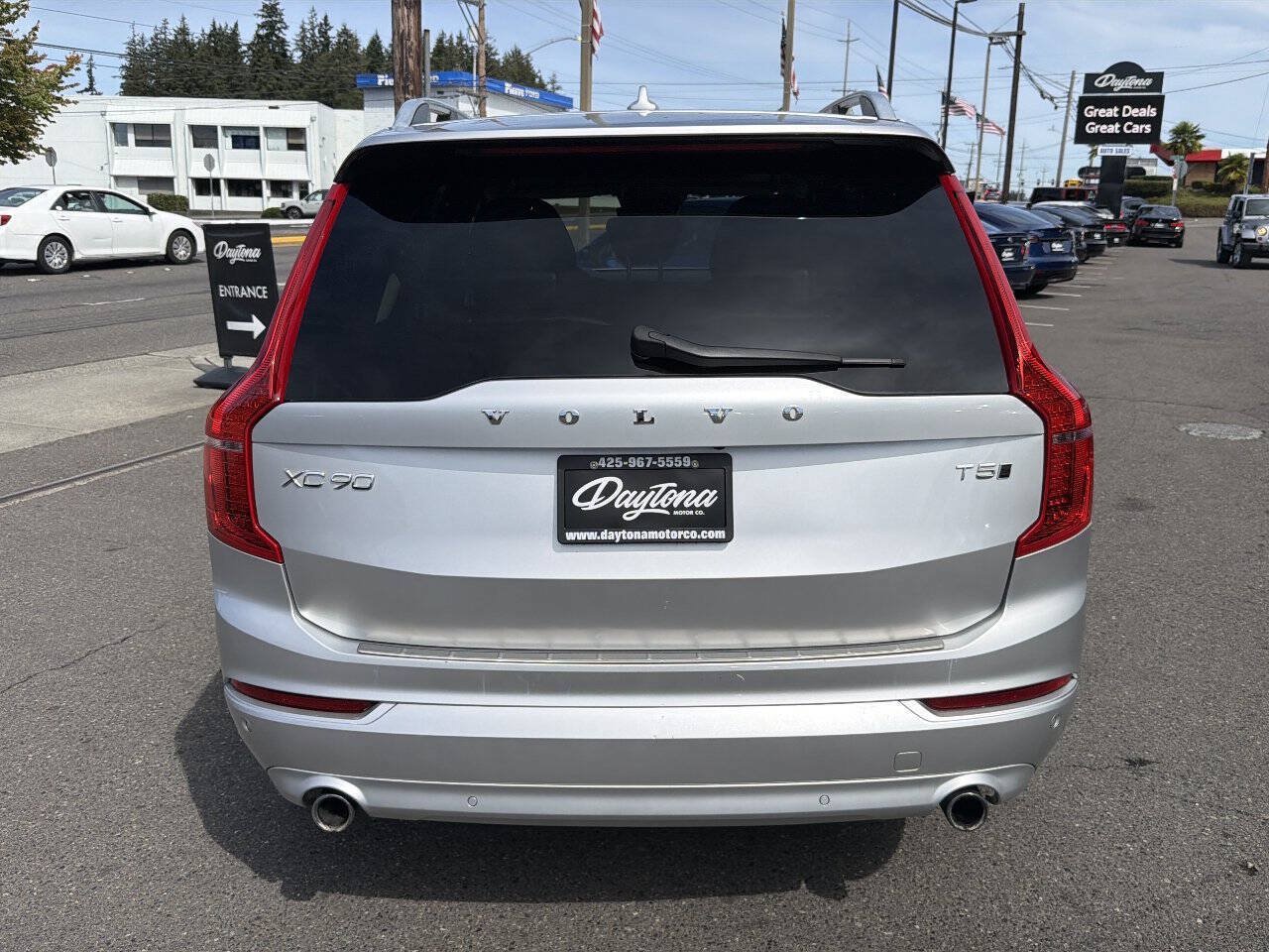 Used 2018 Volvo XC90 T5 Momentum w/ Convenience Package AWD/4WD image 5