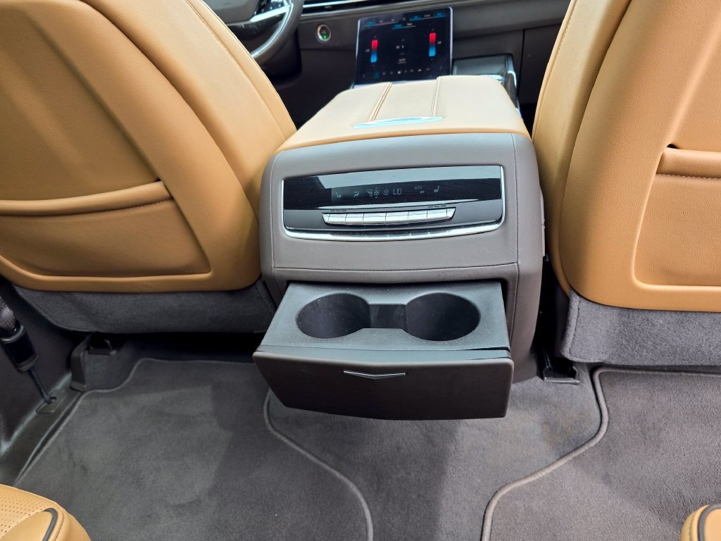 Used 2025 Cadillac Escalade ESV Premium Luxury w/ LPO, Radiant Package AWD/4WD image 48