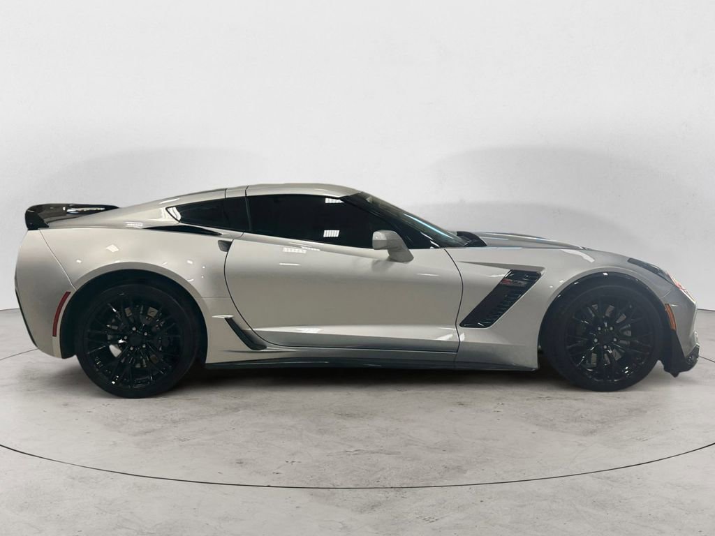 Used 2015 Chevrolet Corvette Z06 w/ 3LZ Preferred Equipment Group RWD image 6