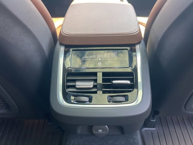 Certified 2025 Volvo V90 B6 Cross Country Ultra AWD/4WD image 21