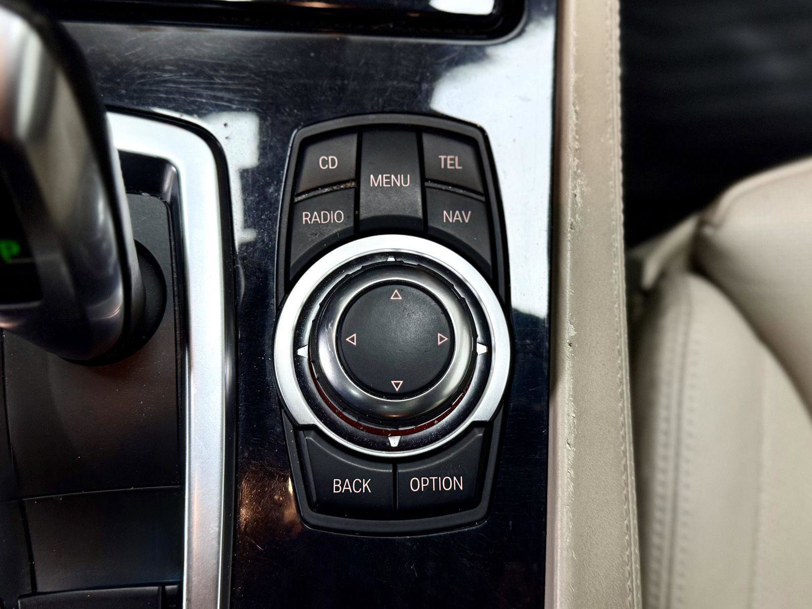 Used 2012 BMW 750Li w/ Driver Assistance Pkg RWD image 25