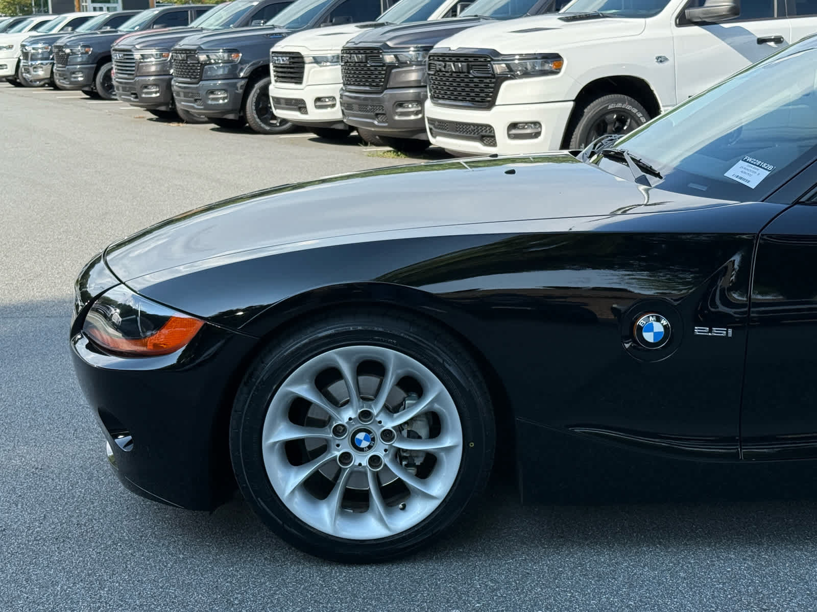Used 2004 BMW Z4 2.5i RWD image 11