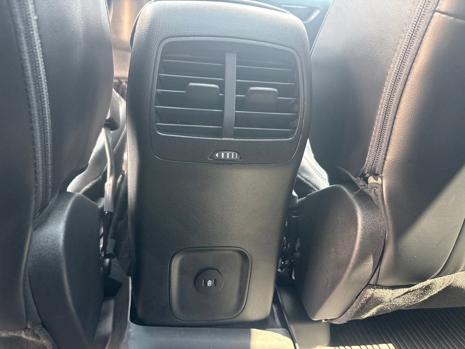 Used 2023 Ford Escape Platinum AWD/4WD image 35