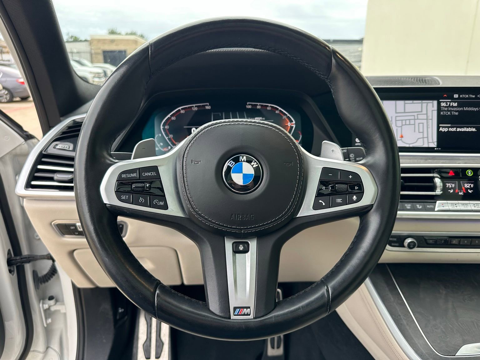 Used 2022 BMW X5 sDrive40i w/ M Sport Package RWD image 11