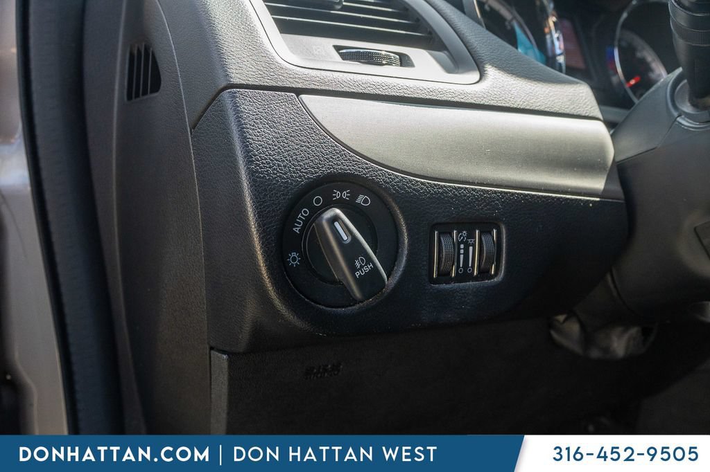 Used 2016 Dodge Grand Caravan R/T FWD image 19