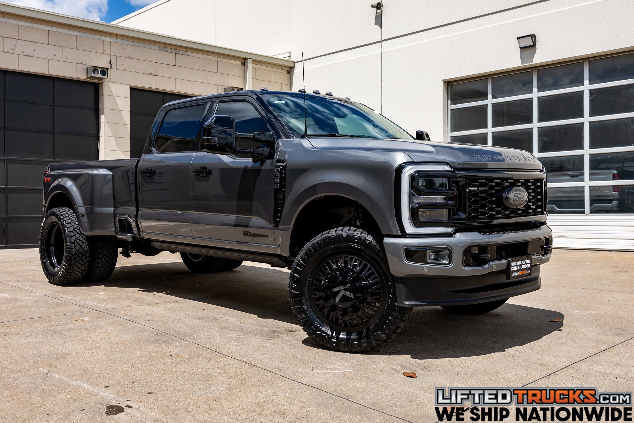 Used 2025 Ford F350 Platinum w/ Platinum Plus Package image 1