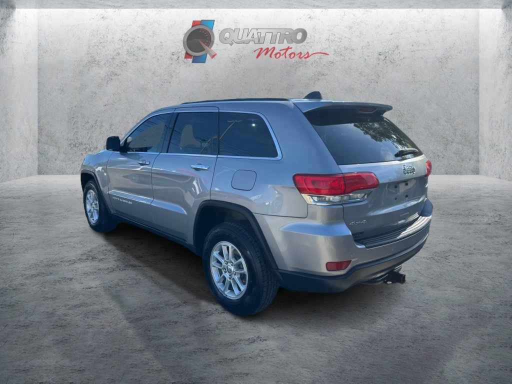 Used 2018 Jeep Grand Cherokee Laredo AWD/4WD image 3