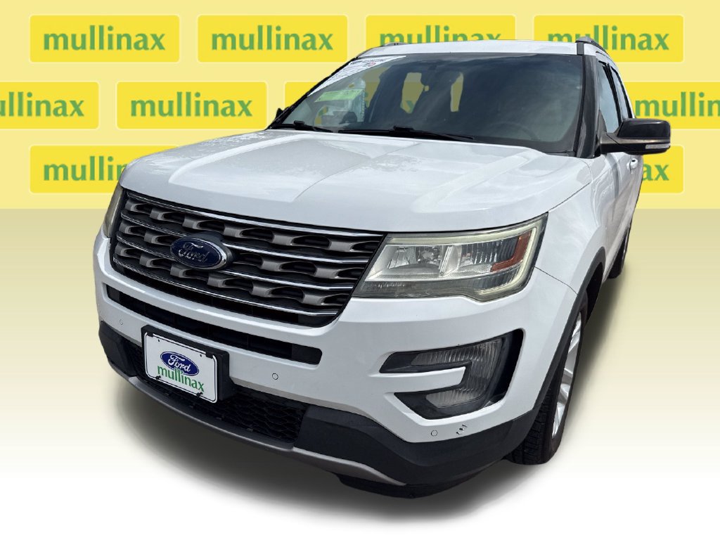 Used 2017 Ford Explorer XLT w/ Equipment Group 202A FWD image 10