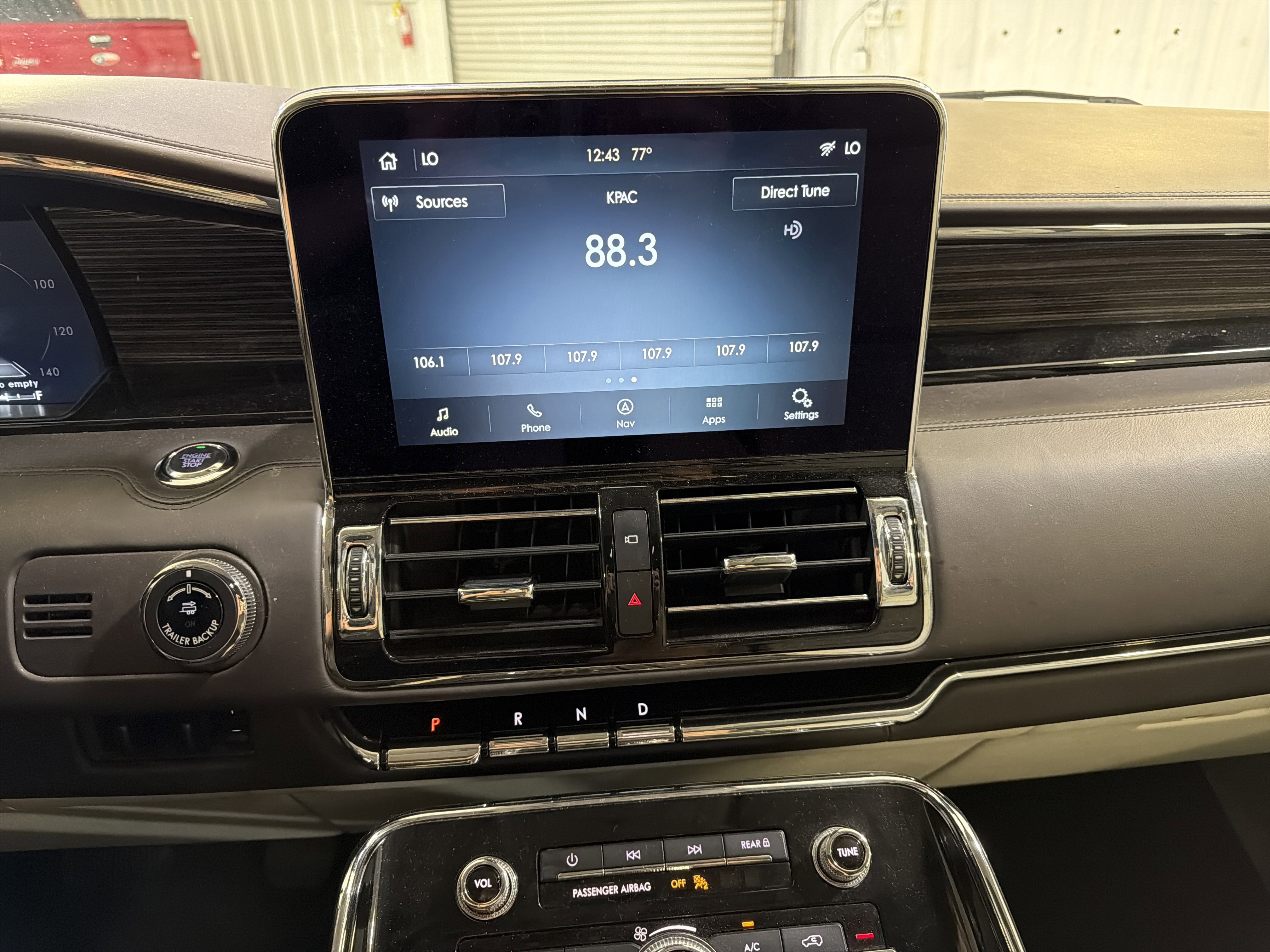 Used 2021 Lincoln Navigator L Black Label w/ Cargo Convenience Package image 18