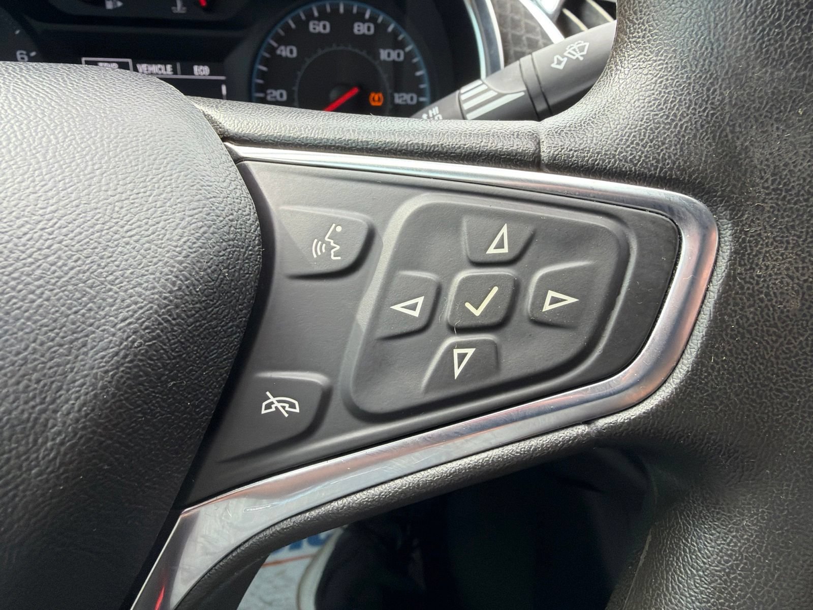 Used 2017 Chevrolet Malibu LT FWD image 14