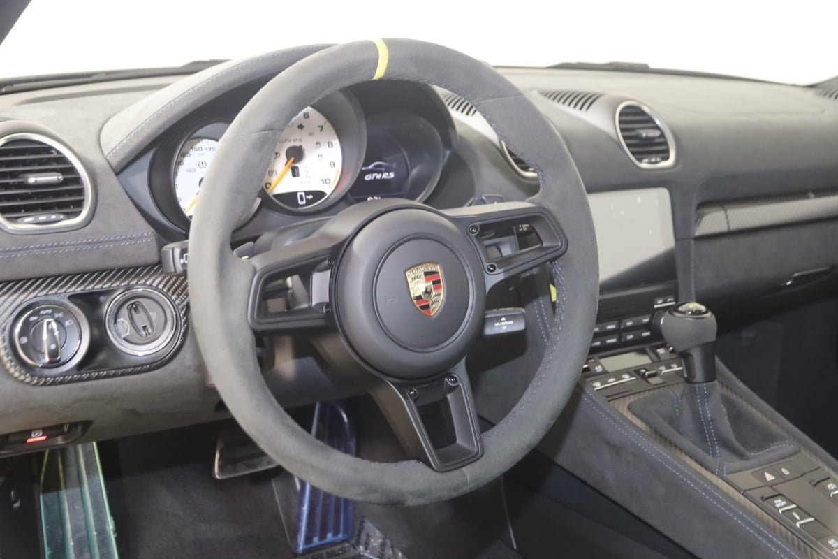 Used 2025 Porsche 718 Cayman GT4 RS w/ Weissach Package RWD image 7