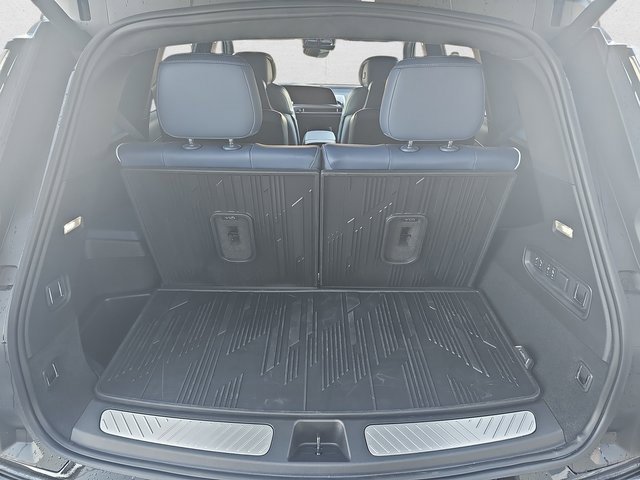 New 2026 Cadillac Vistiq Premium Luxury w/ LPO, Floor Liner Package image 13