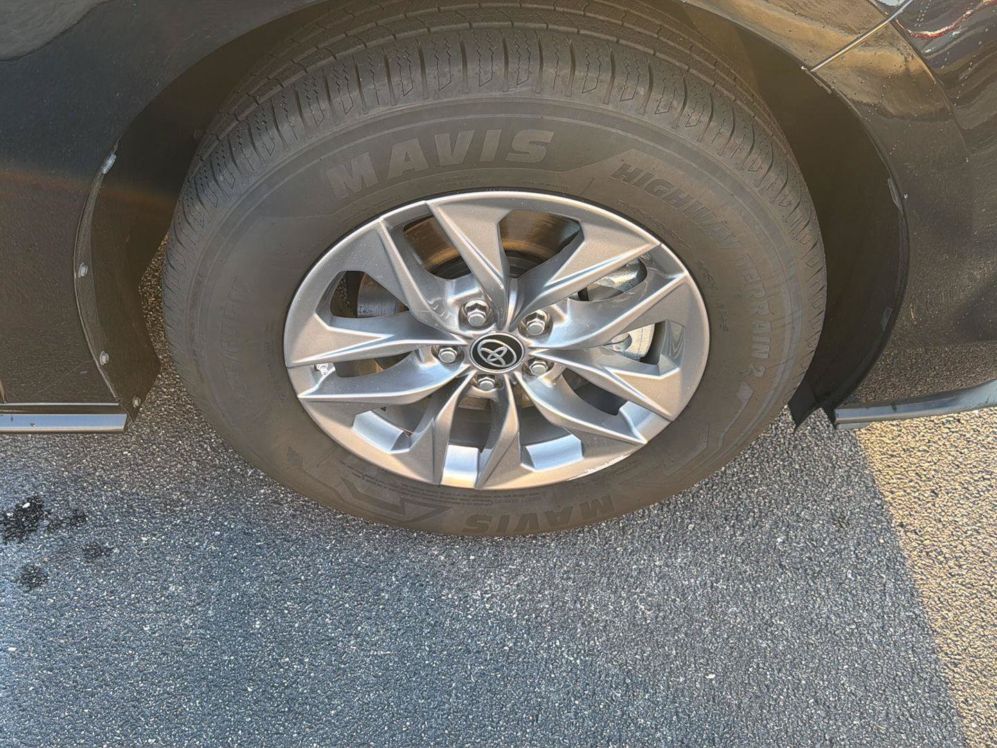 Used 2023 Toyota Sienna LE FWD image 35