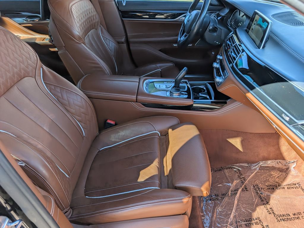Used 2016 BMW 750i xDrive image 12